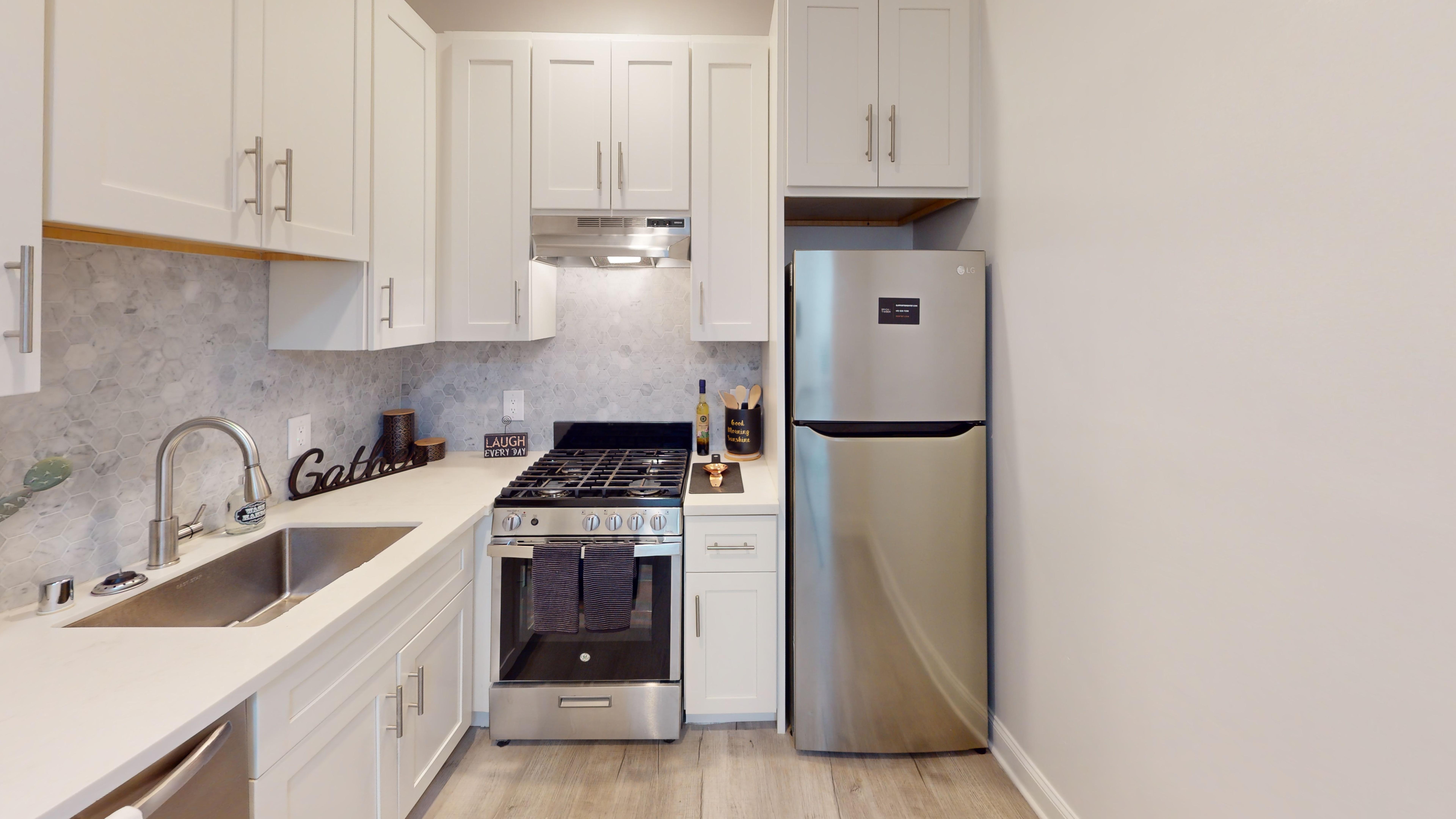 Condos on Golden Gate Avenue · San Francisco photo 2